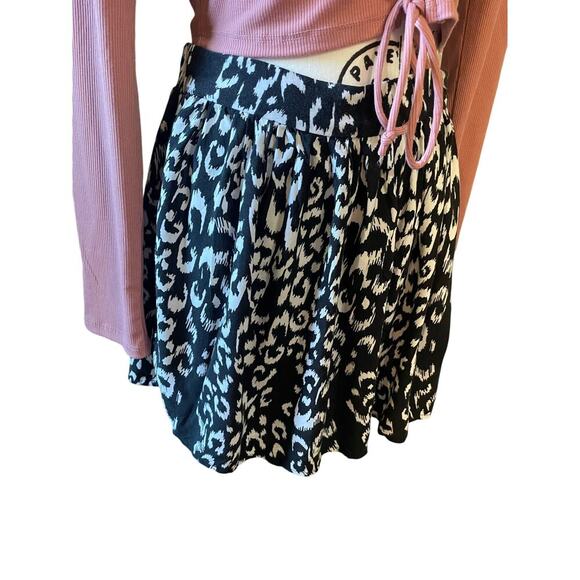 Wet Seal Black White Animal Print Pullon Mini Women’s Medium - Picture 4 of 8